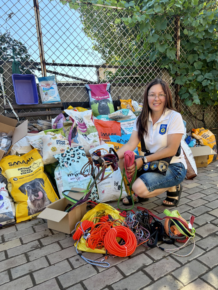 Hundforder leverans till Kyjiv, donerat av Er